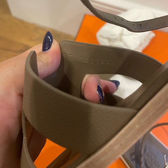 NEW! Hermes Santorini Etoupe Size 38 - Picture 7 of 8
